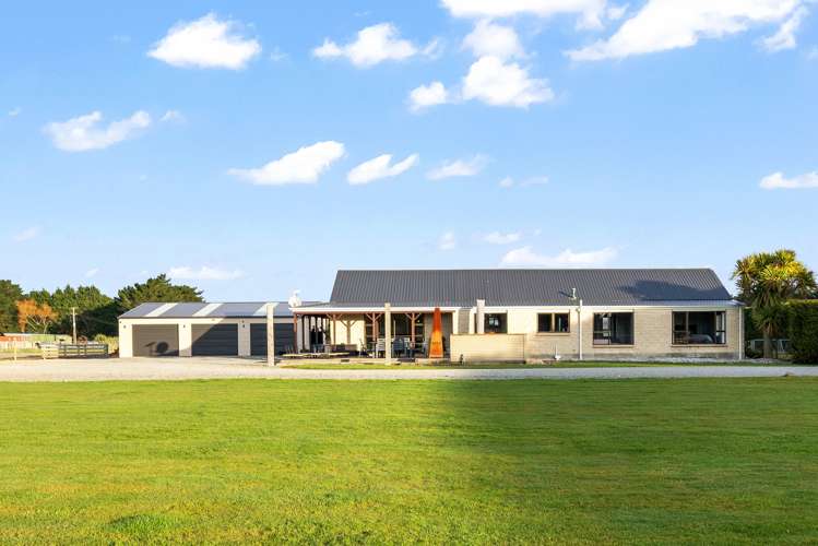 295 Bay Road West Plains_24