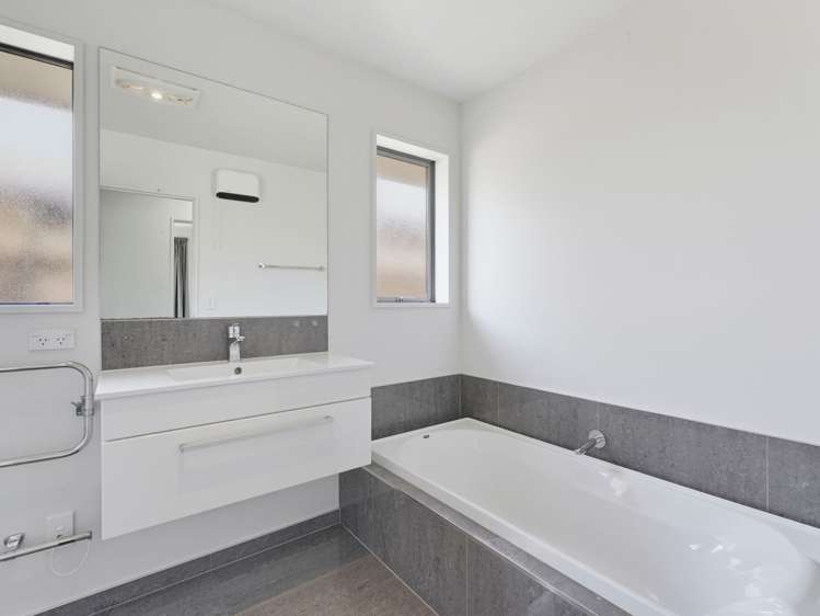 17 Charente Way Yaldhurst_10