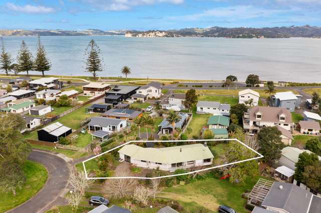 A rare combination of space and coastal position