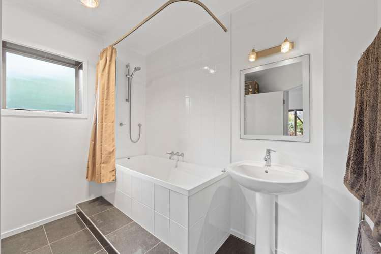 188 Motutara Road Muriwai_14