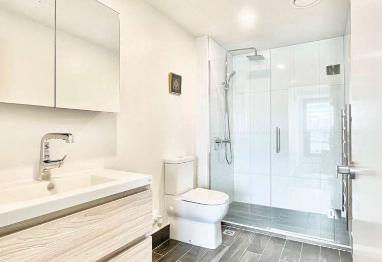 1202/70 Anzac Avenue City Centre_13