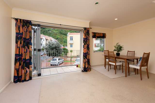 36/305 Evans Bay Parade Hataitai_1