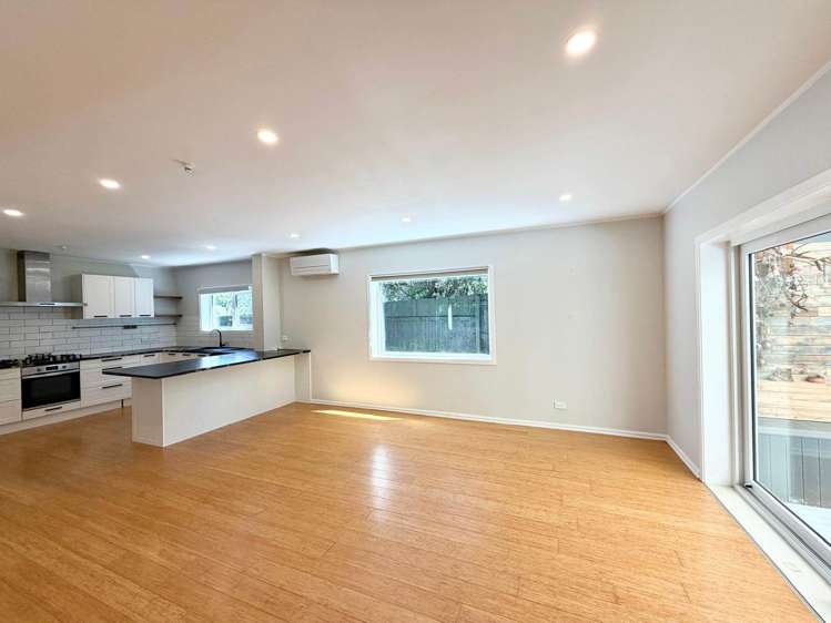 19 Wyoming Avenue Murrays Bay_6