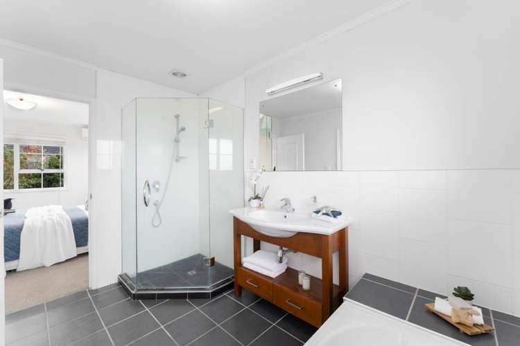 1/1 Folkestone Street Murrays Bay_8