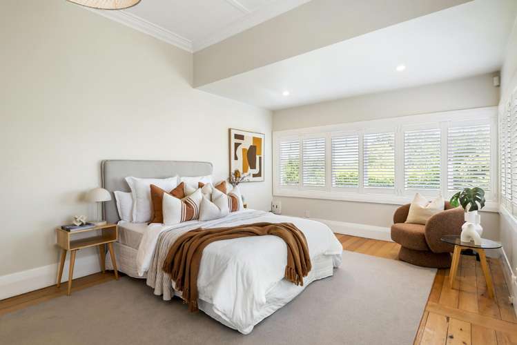 7B North Avenue Narrow Neck_19