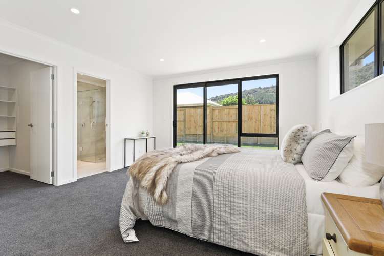 19 Lloyd Crescent Pukehangi_11