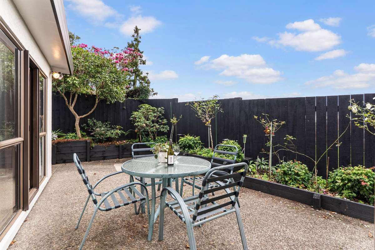 2/63 Fancourt Street_0