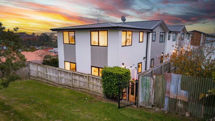 52f Vodanovich Road Te Atatu South_24