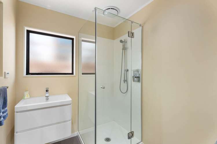 96 McRobbie Road Kingseat_13