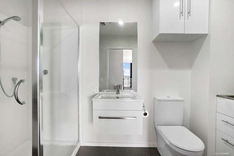 810/20 Mccrae Way New Lynn_5