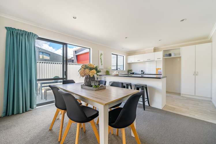 28 Latimer Way Petone_11