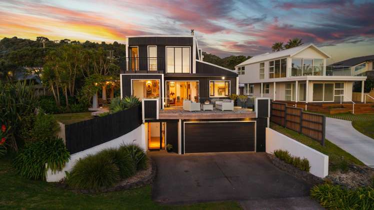 2 Ngatira Road Muriwai_48
