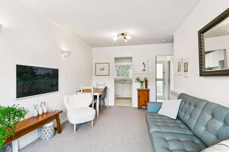 4/29 Hamilton Road_2