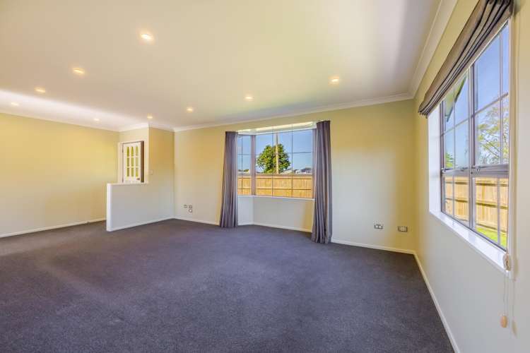 42 Atherfold Crescent Greenmeadows_2