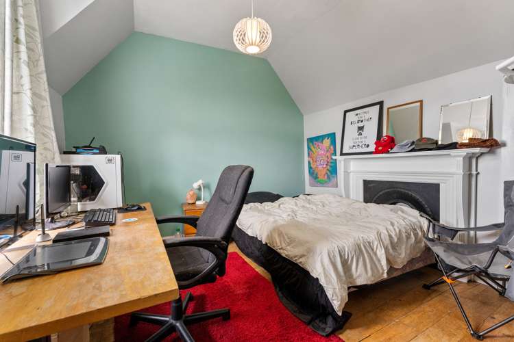 97 Leckhampton Court Clyde Hill_11