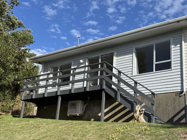Charming 2-Bedroom Home in Paparangi Awaits You!