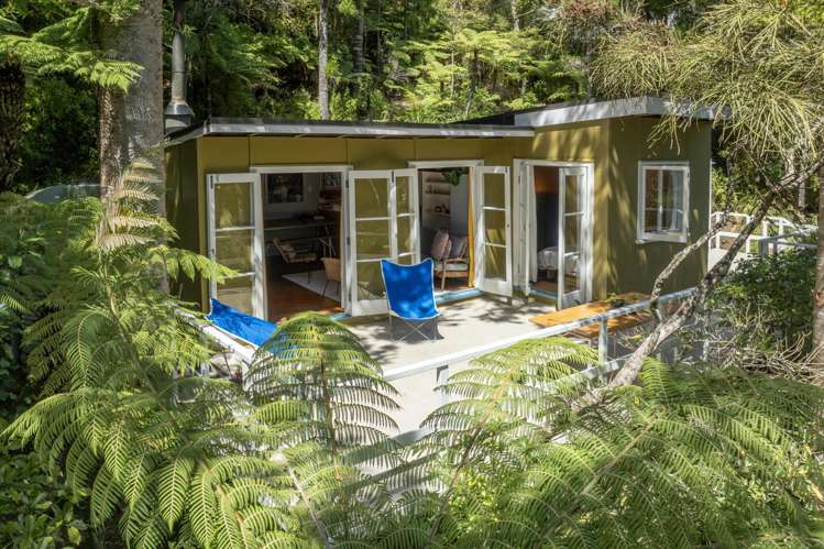 101-103 Lone Kauri Road_1