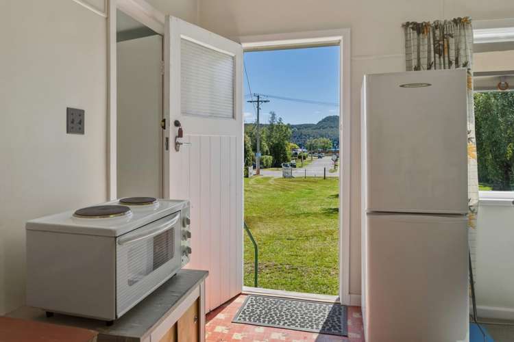 56 State Highway 1 Motuoapa_6