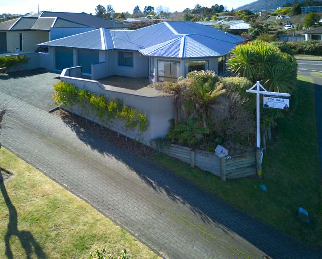 2/94 Harvey Street Waipahihi_1