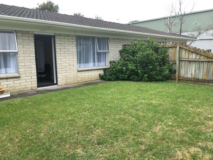 2/10b View Road Papakura_0