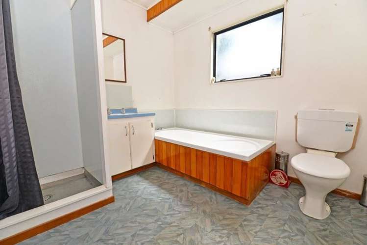 2/16 Ayrton Street Te Atatu South_13