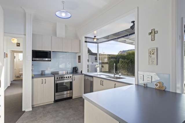 25a Paynters Avenue Strandon_1