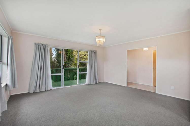 16 Leaming Place Clarks Beach_17