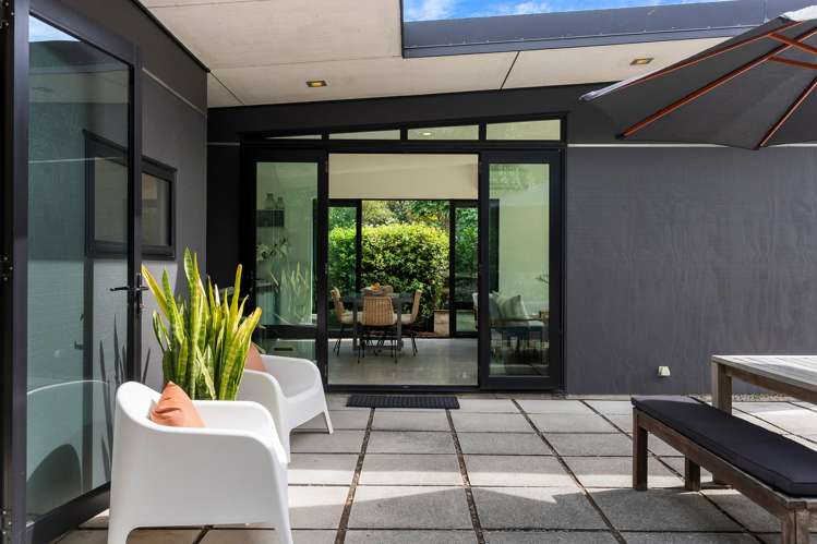 8 Erangi Place Bethells Beach_24