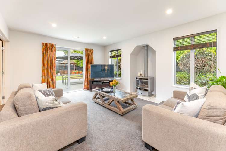 7 Higham Lane Harewood_9