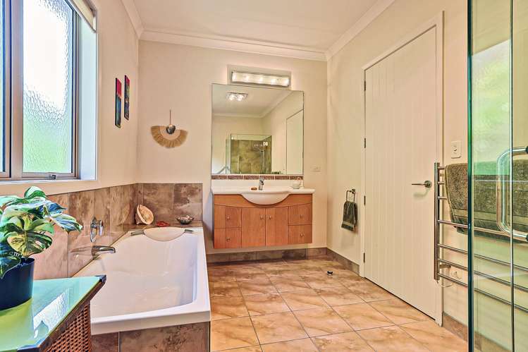 122 Kent Terrace Taradale_14