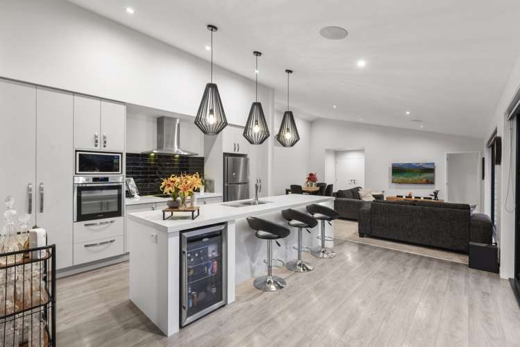 76 Puhirake Crescent Pyes Pa_12