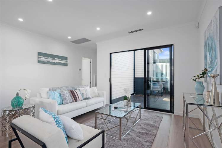 52 Whakairo Crescent Gulf Harbour_13