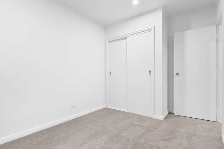 2/10 Mears Place Epsom_11