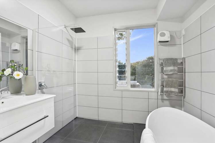8 Arapito Road Titirangi_10