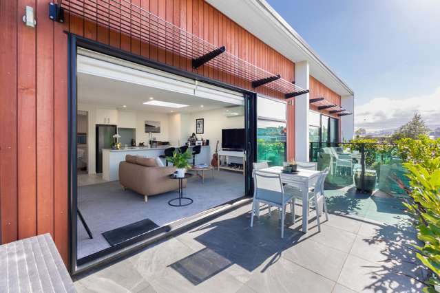 6/2 Matatua Road Raumati Beach_2