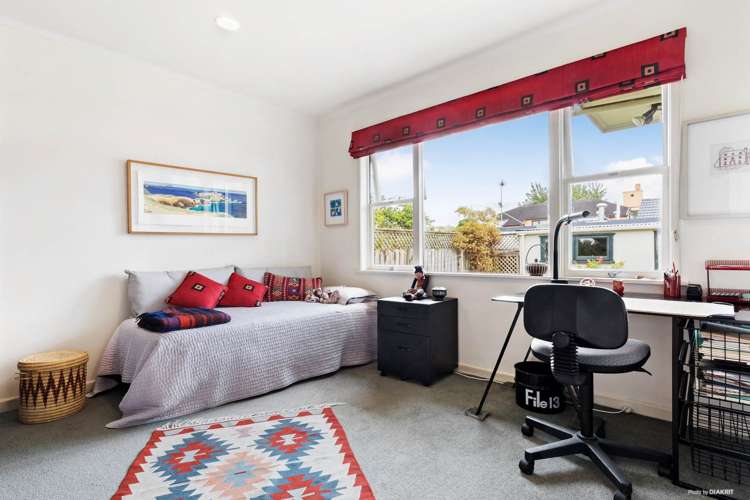 53 Seacliffe Avenue Belmont_13