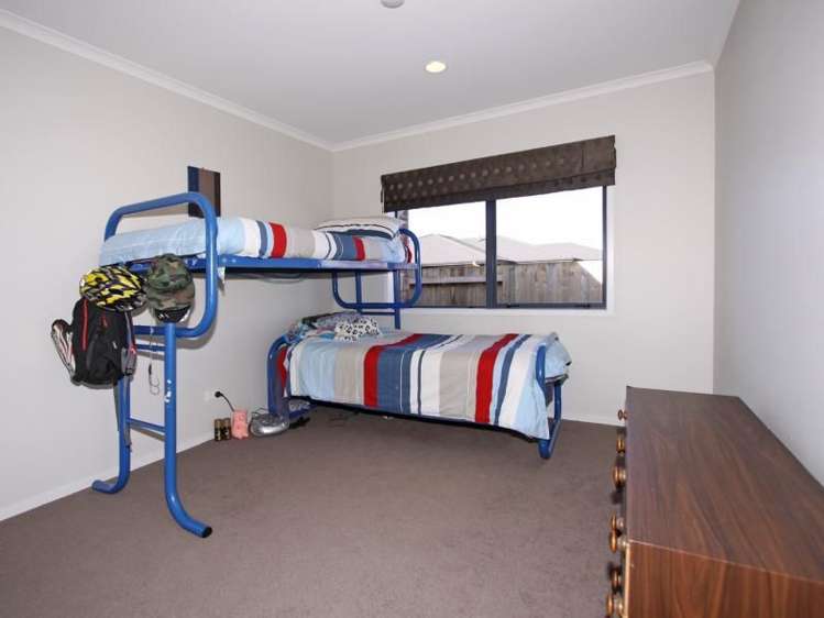 23 Montague Grove Stratford_12