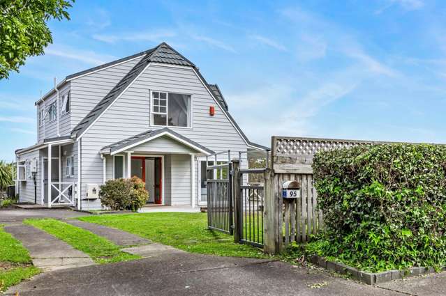 Sea Views, Freehold & Family Friendly!