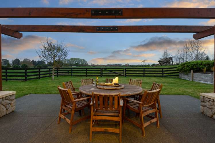 3 Old Windsor Lane Bottle Lake_21