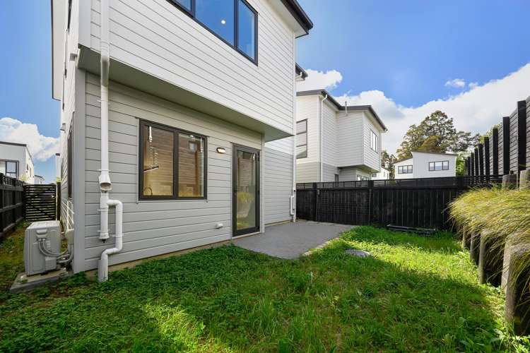 15 Greenbrier Street Westgate_12