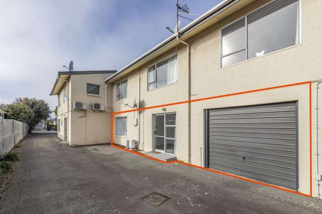 Great Location, Easy Care Living!