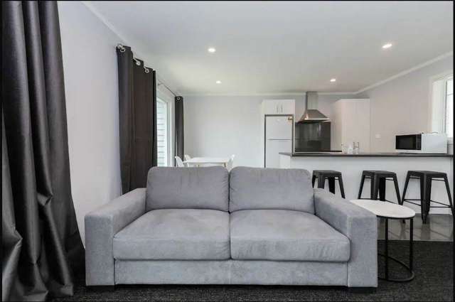Modern 2-Bedroom Unit in Browns Bay