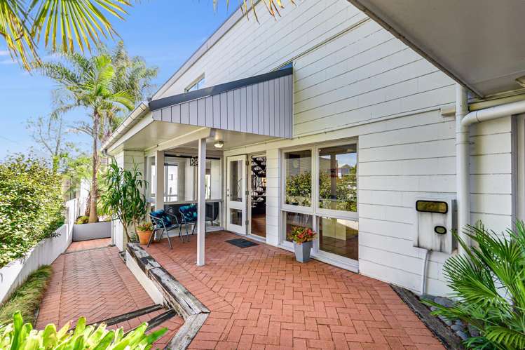 18b Lake Crescent Hamilton Lake_19