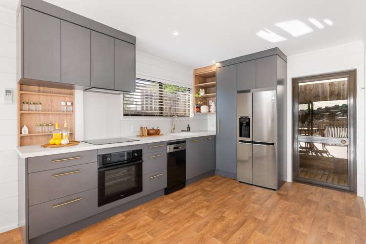 4a Helicon Place Totara Vale_6