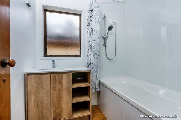 2/1 Claude Brookes Drive Henderson_10