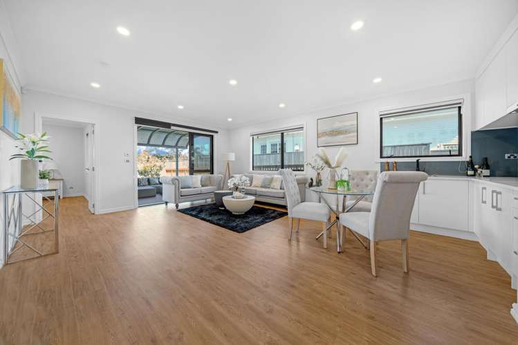 66A Marine Parade Mellons Bay_15