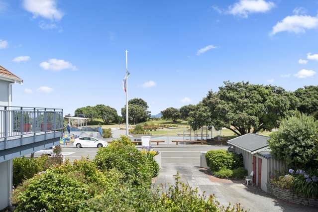 8 Marine Parade Paraparaumu Beach_1