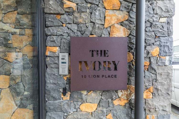 407/10 Lion Place Epsom_17