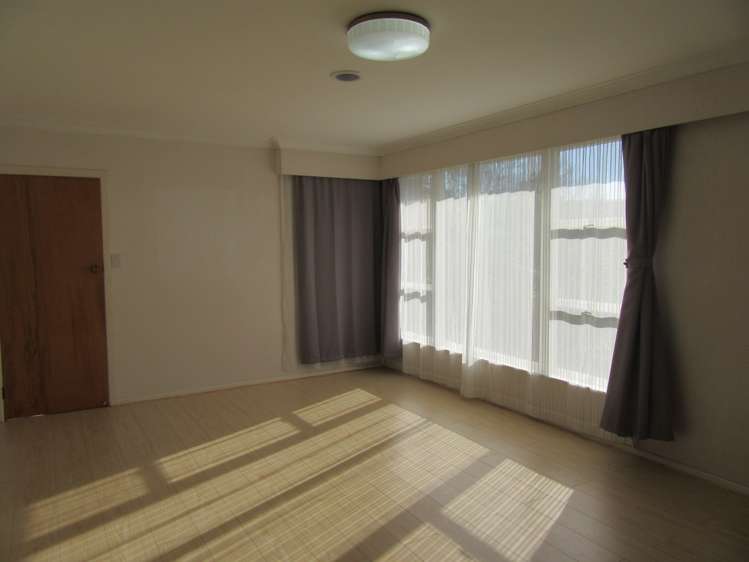 44 Sylvan Crescent Te Atatu South_6