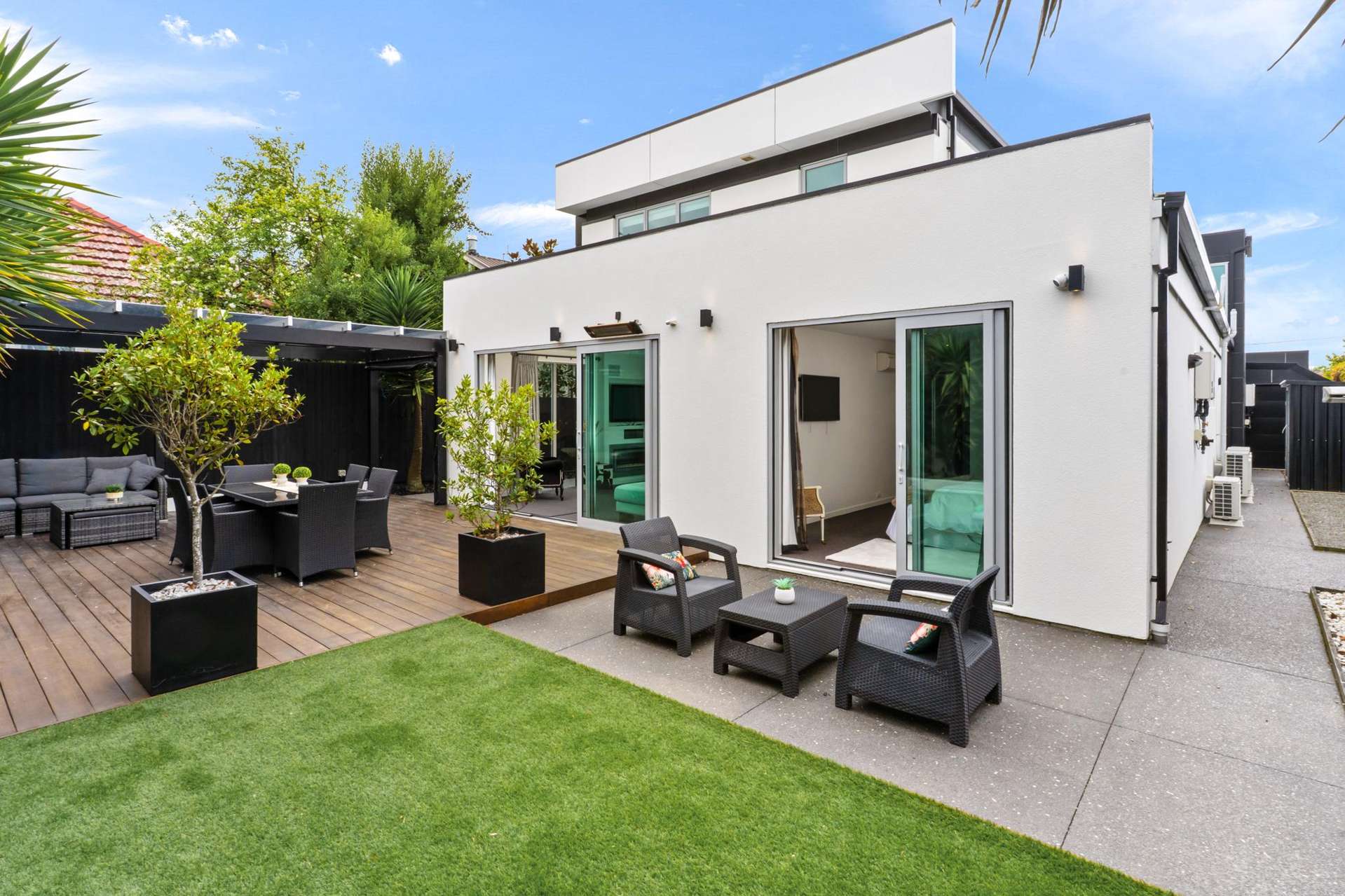 19 Devonport Lane Merivale_0